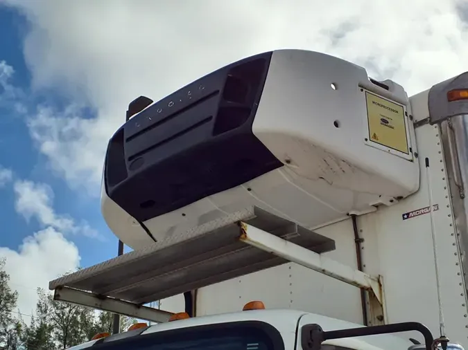 2013 FREIGHTLINER/MERCEDES M2 106