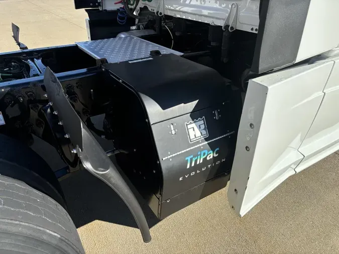 2019 Freightliner New Cascadia 126
