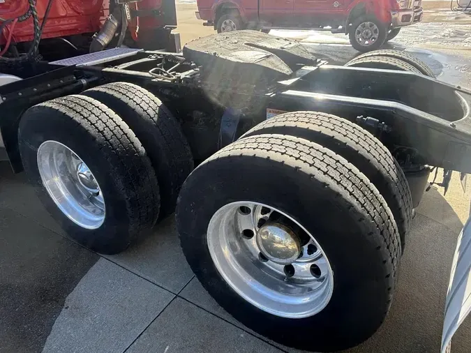 2020 Freightliner Cascadia 126