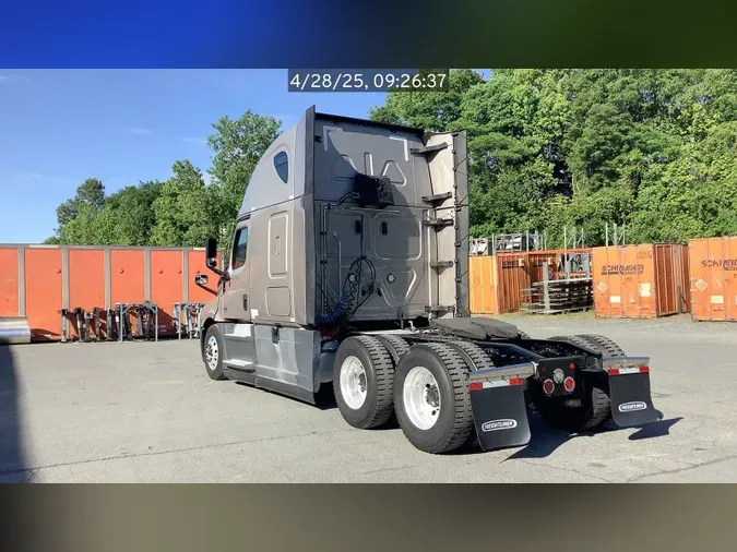 2021 Freightliner Cascadia