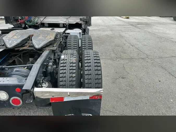 2022 Freightliner Cascadia 1266bf576328046ece0759a3820b36c9bd8