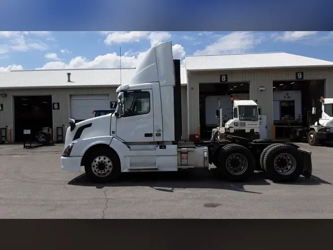 2018 Volvo VNL300