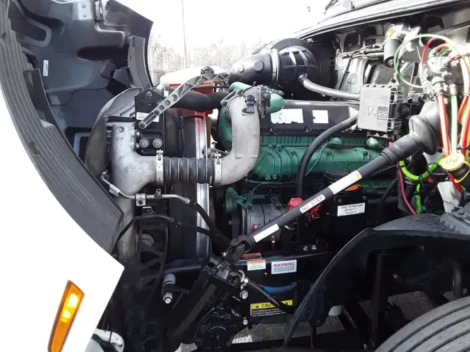 2020 VOLVO VNR64T-6406bf80382770e26c3ed464ca6bf06a564