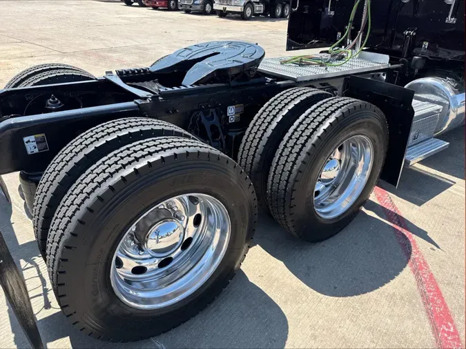 2022 Peterbilt 389