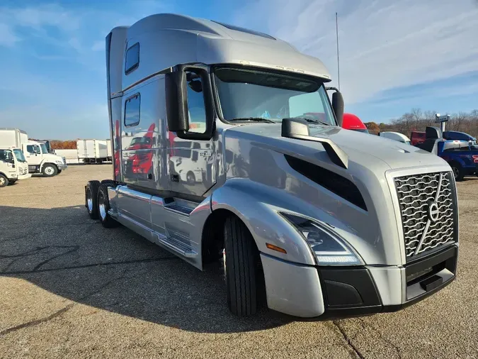 2023 VOLVO VNL64T8606bface0e1d5ba536fe07526971342aea