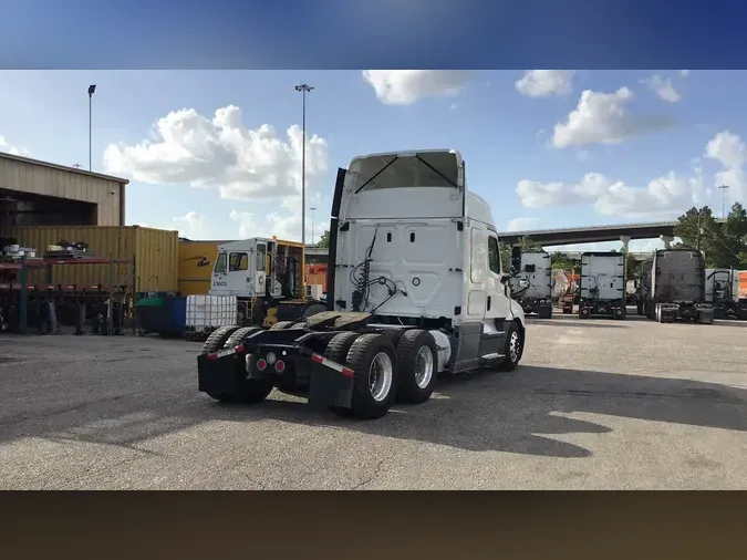 2020 Freightliner Cascadia