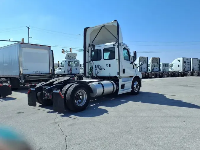 2021 FREIGHTLINER/MERCEDES CASCADIA PX11642ST