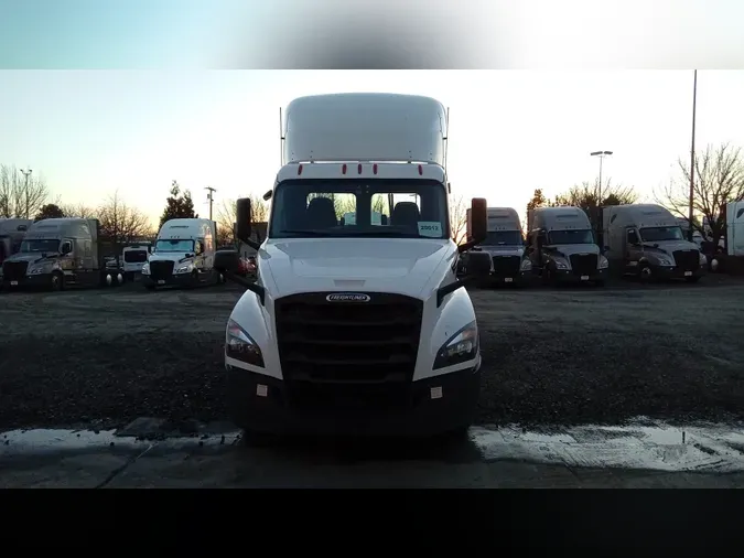 2020 Freightliner Cascadia 126