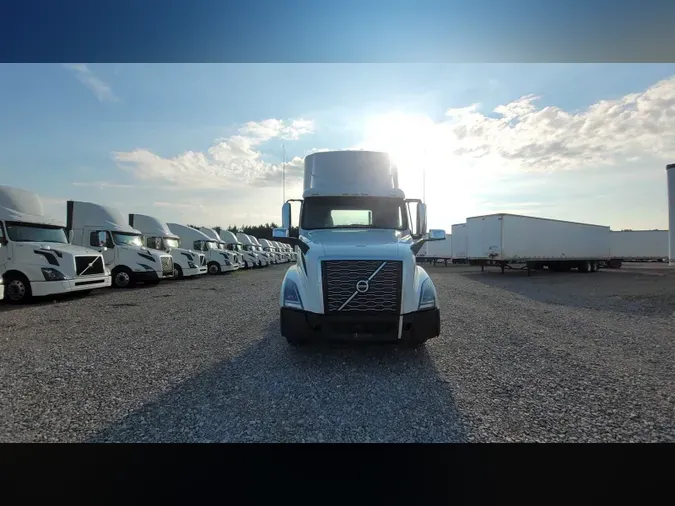 2019 Volvo VNL300