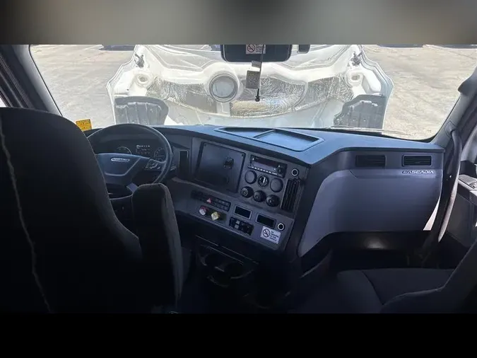 2022 FREIGHTLINER CA116