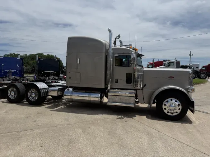 2019 Peterbilt 389