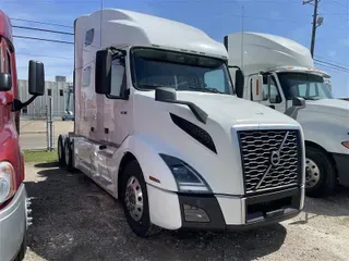 2020 VOLVO VNL760