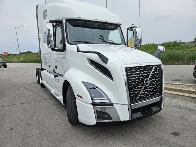 2024 VOLVO VNL64T760