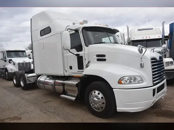 2013 MACK PINNACLE CXU613