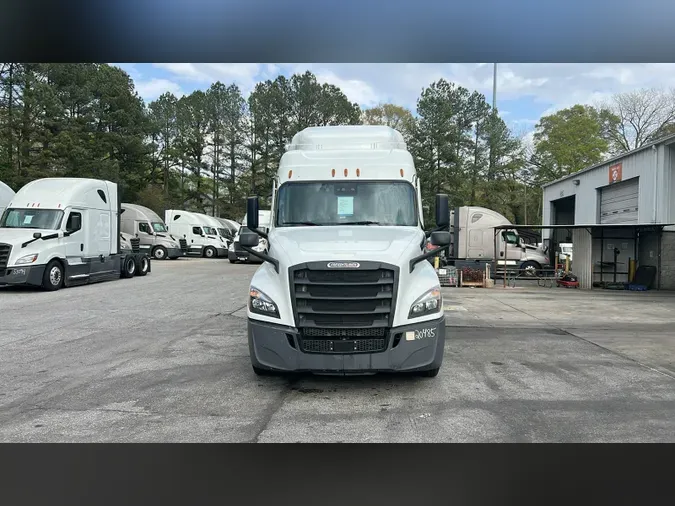 2021 Freightliner Cascadia 126