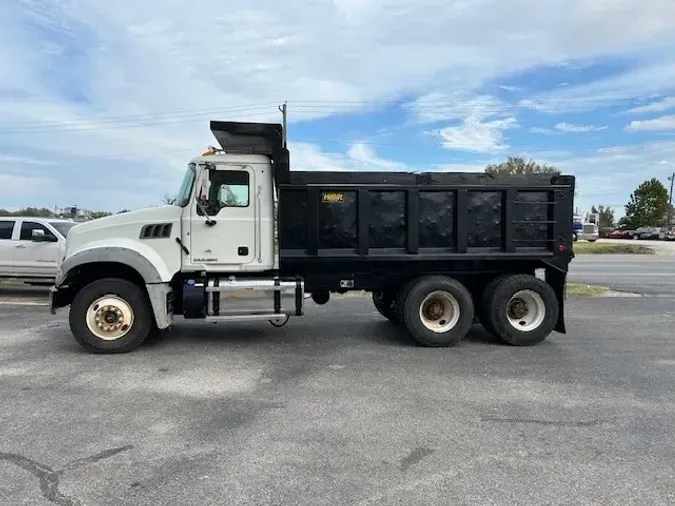 2012 MACK GU713