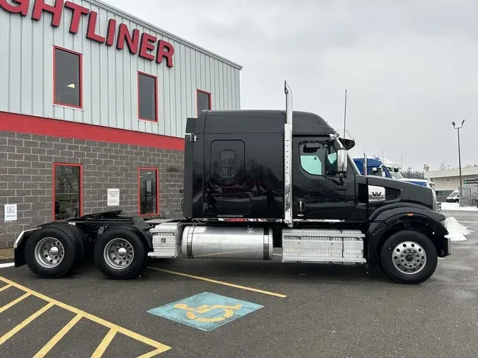 2024 Western Star 49X 72" Mid Roof