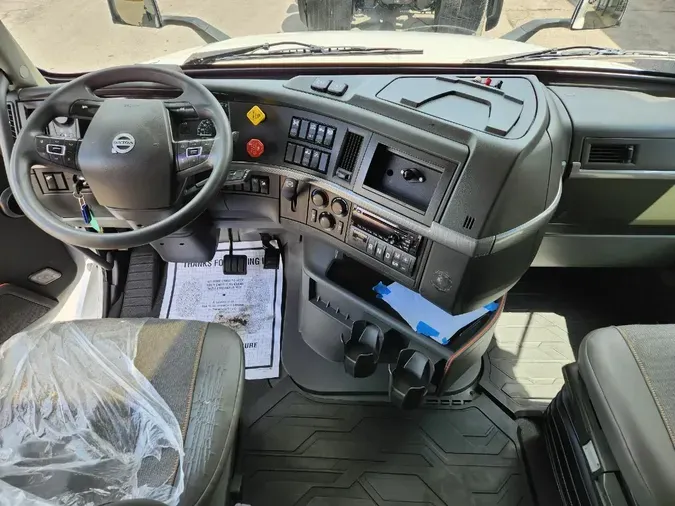 2019 VOLVO VNL64T760