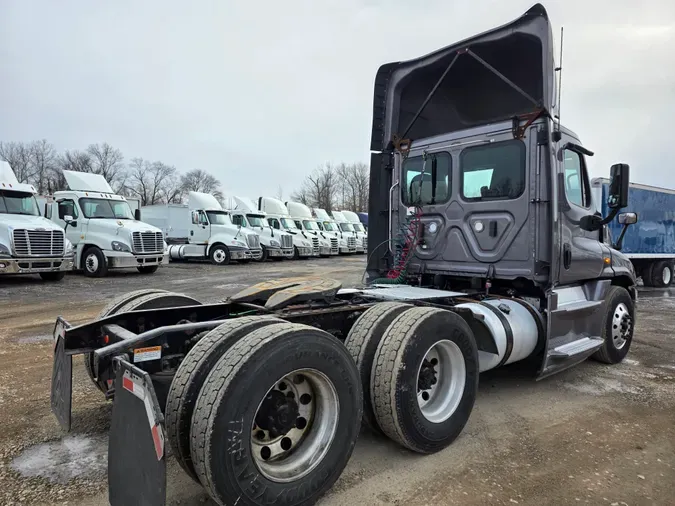 2018 FREIGHTLINER/MERCEDES CASCADIA 125