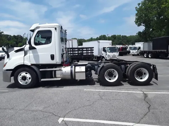 2020 FREIGHTLINER/MERCEDES NEW CASCADIA 116