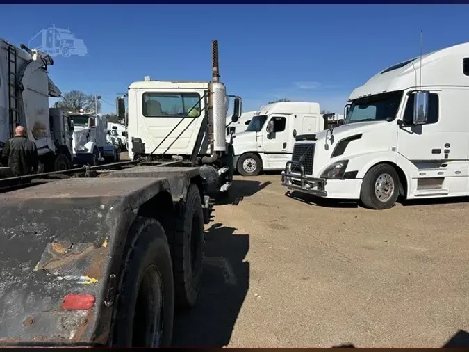 2009 MACK GRANITE GU813