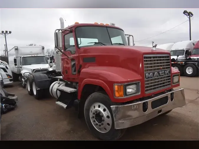 2012 MACK PINNACLE CHU613