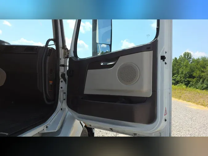 2018 Volvo VNL300