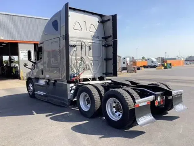 2023 Freightliner Cascadia