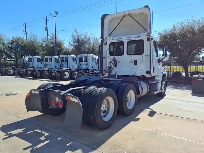 2017 FREIGHTLINER/MERCEDES CASCADIA 1256c2415cc238d679aa7b52bb5676700af