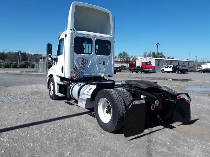 2018 FREIGHTLINER/MERCEDES CASCADIA 113