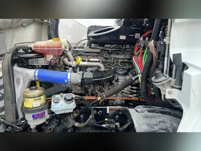 2021 Freightliner Cascadia 126