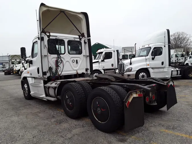 2018 FREIGHTLINER/MERCEDES CASCADIA 125