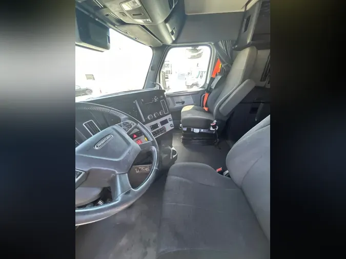 2020 FREIGHTLINER NEW CASCADIA 126