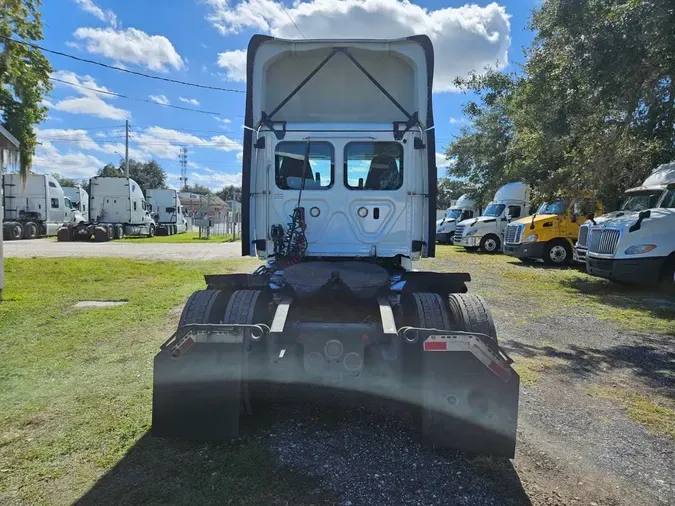 2020 FREIGHTLINER/MERCEDES NEW CASCADIA 1266c2f4628e01ea32c0e51f285e097c537