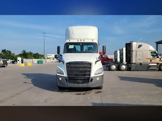 2019 Freightliner Cascadia 126