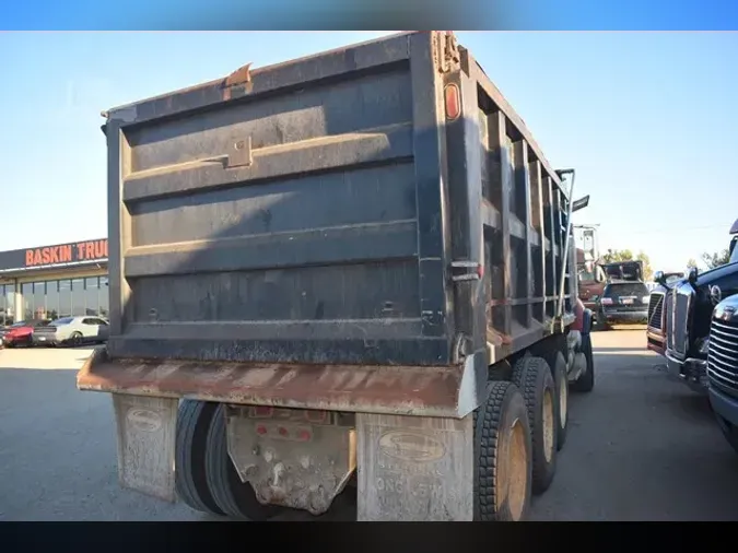 2005 MACK GRANITE CV713