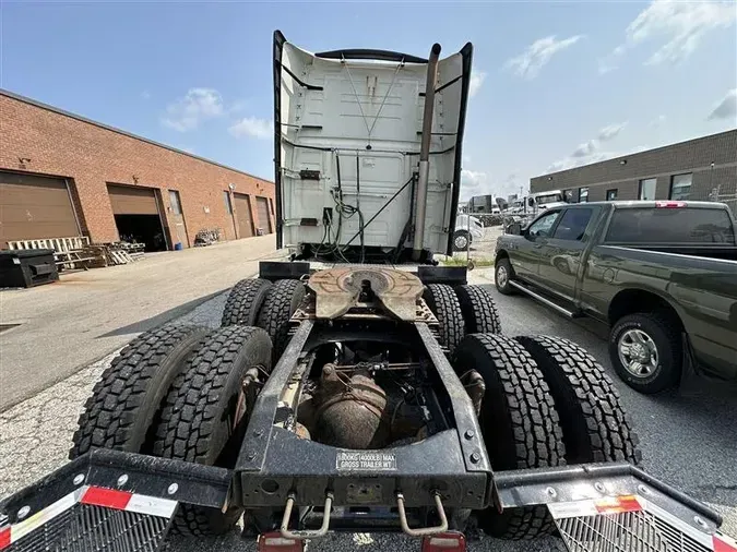 2020 VOLVO VNL64T760