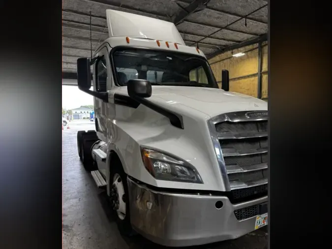 2019 FREIGHTLINER NEW CASCADIA PX12664