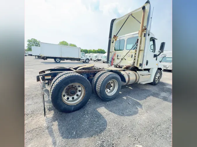 2018 FREIGHTLINER/MERCEDES CASCADIA 125