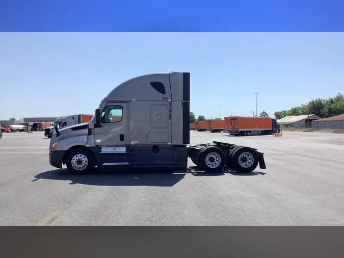 2021 Freightliner Cascadia 1266c3a85caf9b6e63281d6b3219b359a38