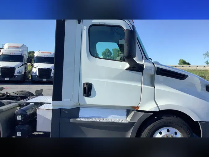 2020 Freightliner Cascadia 126