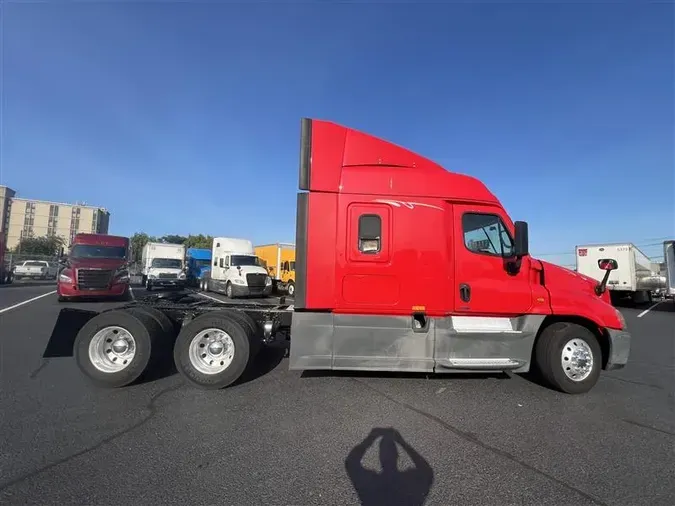 2018 FREIGHTLINER CASCADIA EVOLUTION