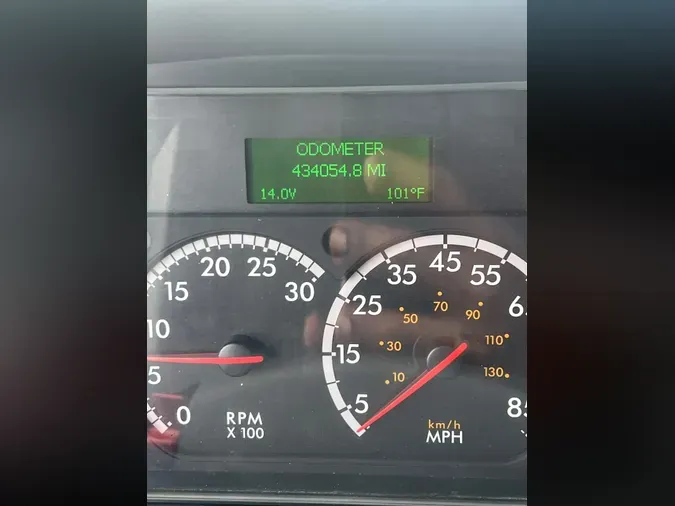 2018 FREIGHTLINER M2 106