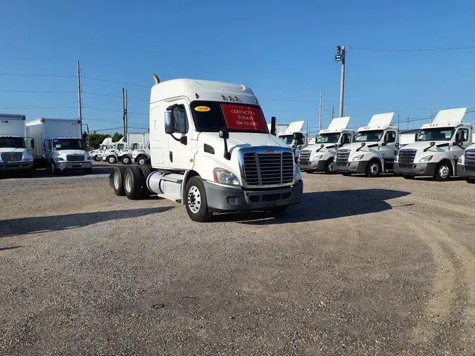 2020 FREIGHTLINER CASCADIA 113" DAYCAB