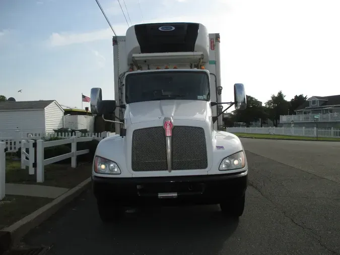 2017 KENWORTH T370