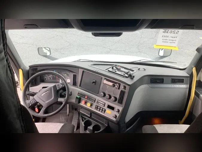 2022 Freightliner Cascadia 126