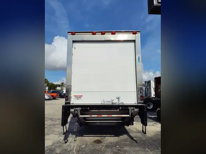 2019 FREIGHTLINER/MERCEDES M2 106