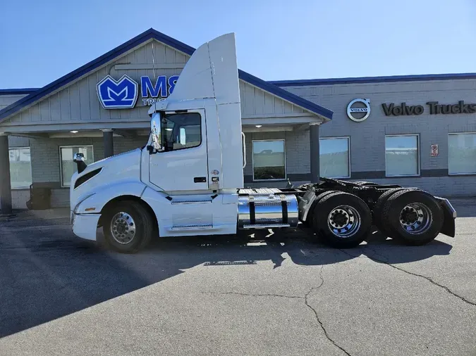 2019 VOLVO VNL64T300