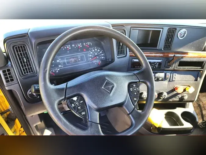 2019 INTERNATIONAL RH613