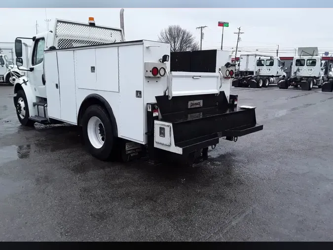 2017 FREIGHTLINER/MERCEDES M2 106